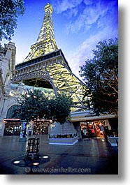 images/UnitedStates/Nevada/LasVegas/Hotels/Paris/paris-dusk-street.jpg