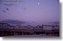 images/UnitedStates/Nevada/RedRock/moon-over-town.jpg