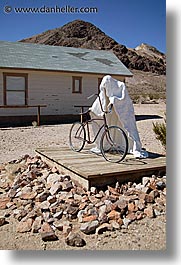 images/UnitedStates/Nevada/Rhyolite/ghost-bike.jpg