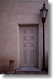 images/UnitedStates/NewMexico/SantaFe/Architecture/door-lamp.jpg