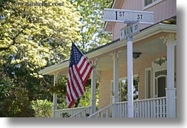 images/UnitedStates/Oregon/Ashland/american-flag-n-porch-5.jpg