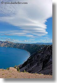images/UnitedStates/Oregon/CraterLake/Geology/CraterRim/crater-lake-rim-13.jpg