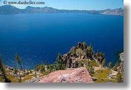 images/UnitedStates/Oregon/CraterLake/Lake/lake-n-trees-2.jpg