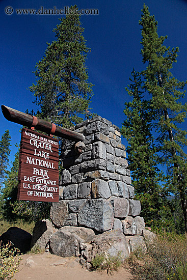 crater-lake-park-sign-2.jpg