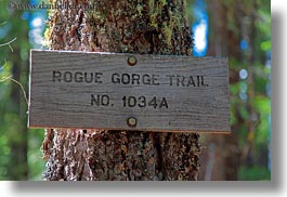 images/UnitedStates/Oregon/RogueGorge/rogue-gorge-trail-sign.jpg