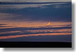 images/UnitedStates/Oregon/Scenics/Landscapes/crescent-moon-n-sunset-clouds-3.jpg