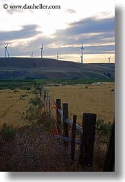 images/UnitedStates/Oregon/Scenics/Landscapes/fence-n-windmill.jpg