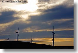 images/UnitedStates/Oregon/Scenics/Landscapes/sunset-n-windmills.jpg