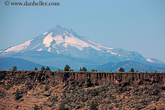 mt_jefferson-n-canyon-wall-1.jpg