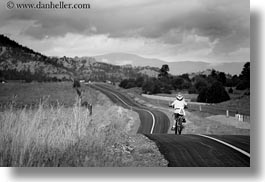 images/UnitedStates/Utah/BryceCanyon/BikePath/jack-biking-long-path-02.jpg