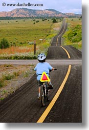 images/UnitedStates/Utah/BryceCanyon/BikePath/jack-biking-long-path-03.jpg