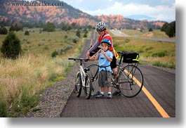 images/UnitedStates/Utah/BryceCanyon/BikePath/jack-n-sarah-biking-05.jpg