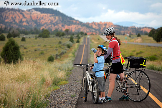 jack-n-sarah-biking-06.jpg