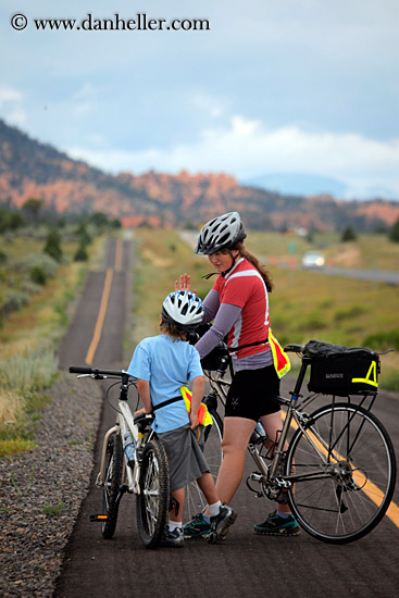 jack-n-sarah-biking-07.jpg