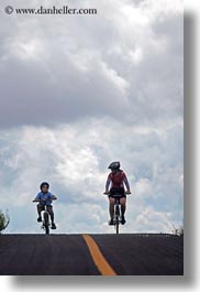 images/UnitedStates/Utah/BryceCanyon/BikePath/jack-n-sarah-biking-clouds-01.jpg