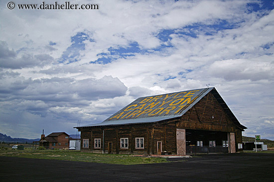 airport-barn.jpg