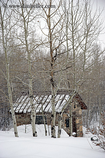 graveyard-hut-2.jpg