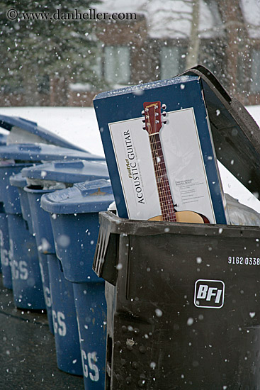 guitar-box-trash-2.jpg