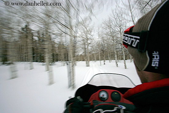 snow_mobile-rider-04.jpg