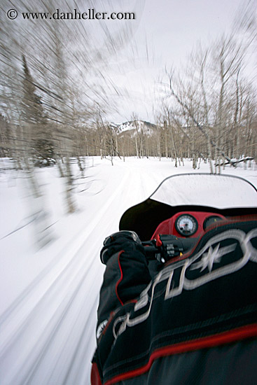 snow_mobile-rider-06.jpg