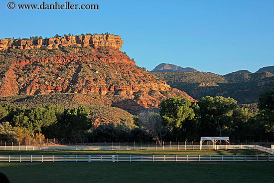 mountains-n-fence-2.jpg