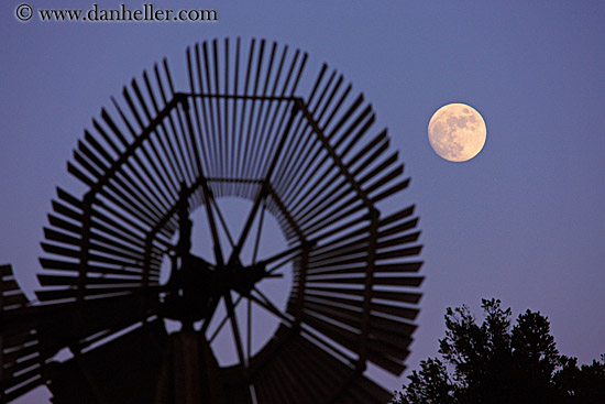 moon-n-windmill-2.jpg