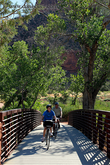 kids-on-bikes-01.jpg