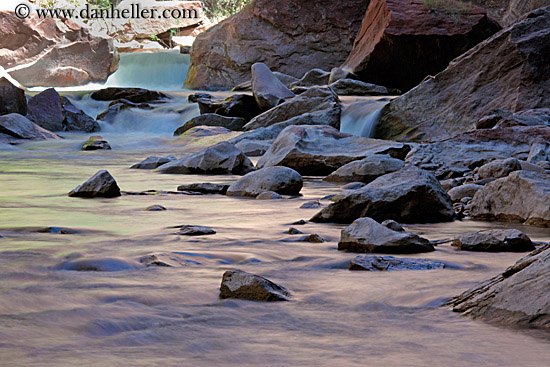 flowing-river-n-rocks-07.jpg