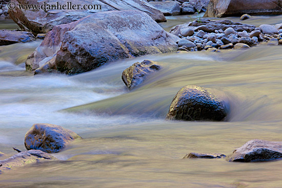 flowing-river-n-rocks-09.jpg