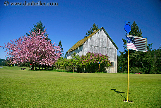 american-flag-n-barn-01.jpg