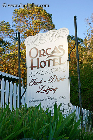 orcas-hotel-sign-01.jpg