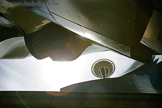 science-fiction-museum-n-space_needle.jpg