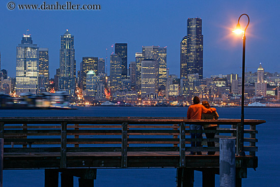 cityscape-nite-couple-pier-3.jpg