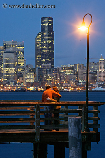 cityscape-nite-couple-pier-5.jpg