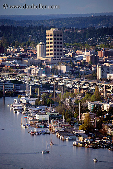 boats-n-bridge-n-bldg.jpg