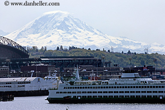 mt_rainier-n-ship.jpg