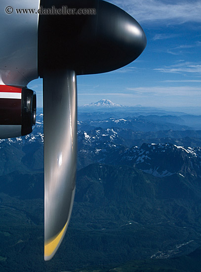 propeller-n-mt_rainier.jpg