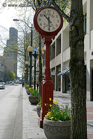 red-century-square-clock-01.jpg