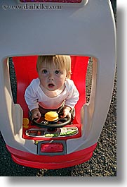 images/personal/Jack/Aug-Oct-2005/jack-in-car-6.jpg