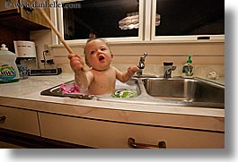 images/personal/Jack/IndyJune2005/SinkBath/baby-sink-bath-11.jpg