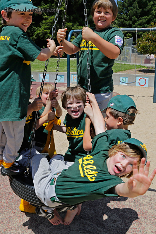 boys-on-tire-swing-03.jpg