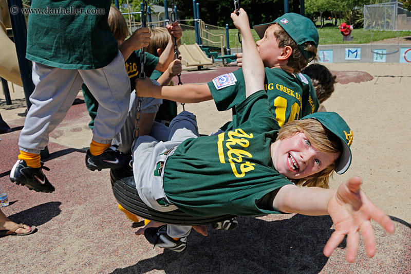 boys-on-tire-swing-06.jpg