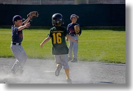 images/personal/Jack/LittleLeague2012/play-at-the-base01.jpg