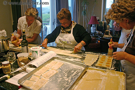 jill-bernice-n-carole-making-ravioli.jpg