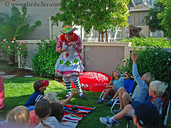 kids-n-clown-3.jpg